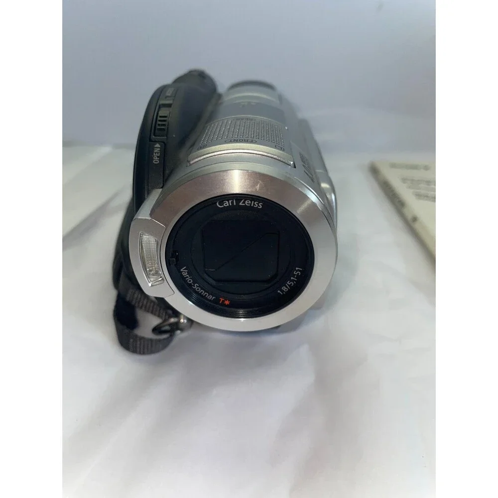 Sony Handycam DCR-DVD408 4MP Carl Zeiss + Battery Manual & Memory Stick